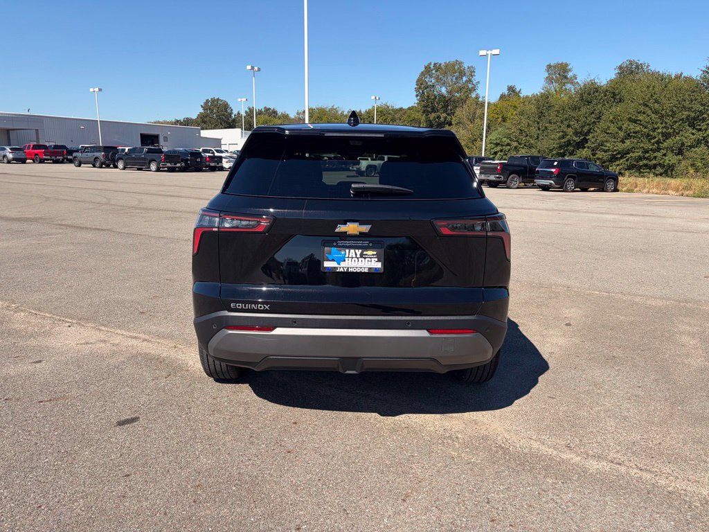 New 2027 Chevrolet Equinox LT w/ Convenience Package II FWD image 4