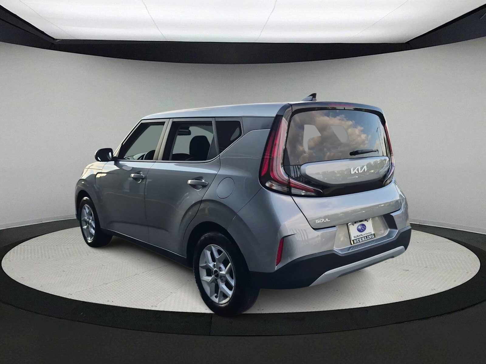 Used 2024 Kia Soul LX w/ LX Technology Package FWD image 6