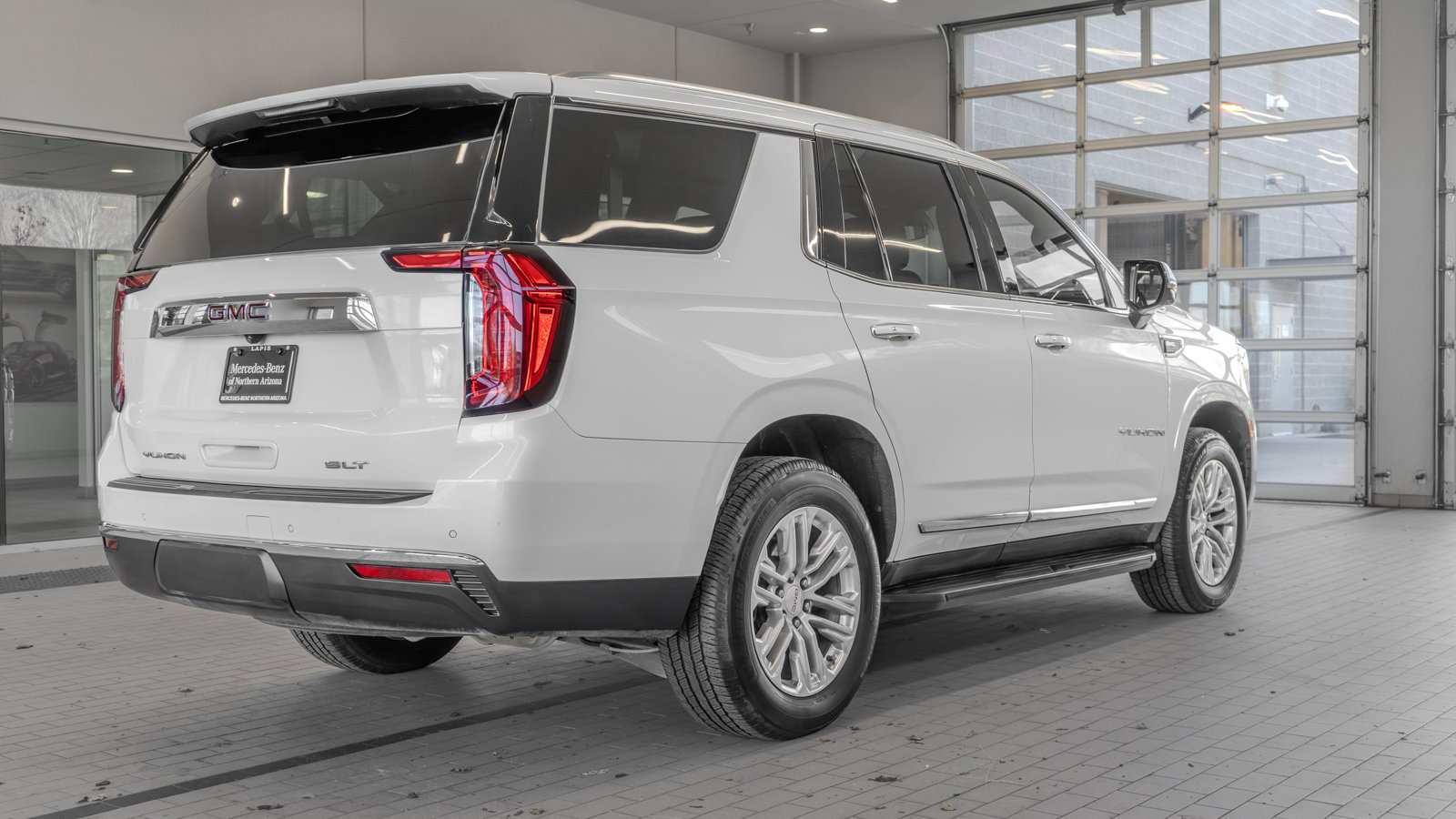 Used 2022 GMC Yukon SLT w/ SLT Premium Package AWD/4WD image 31