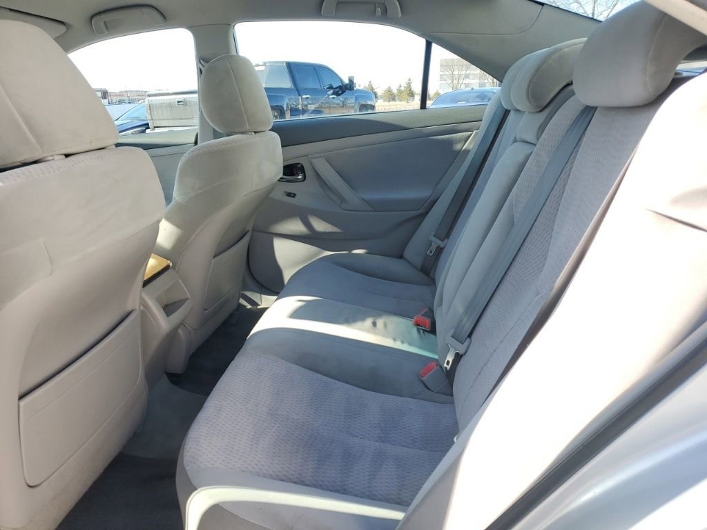 Used 2011 Toyota Camry LE image 23