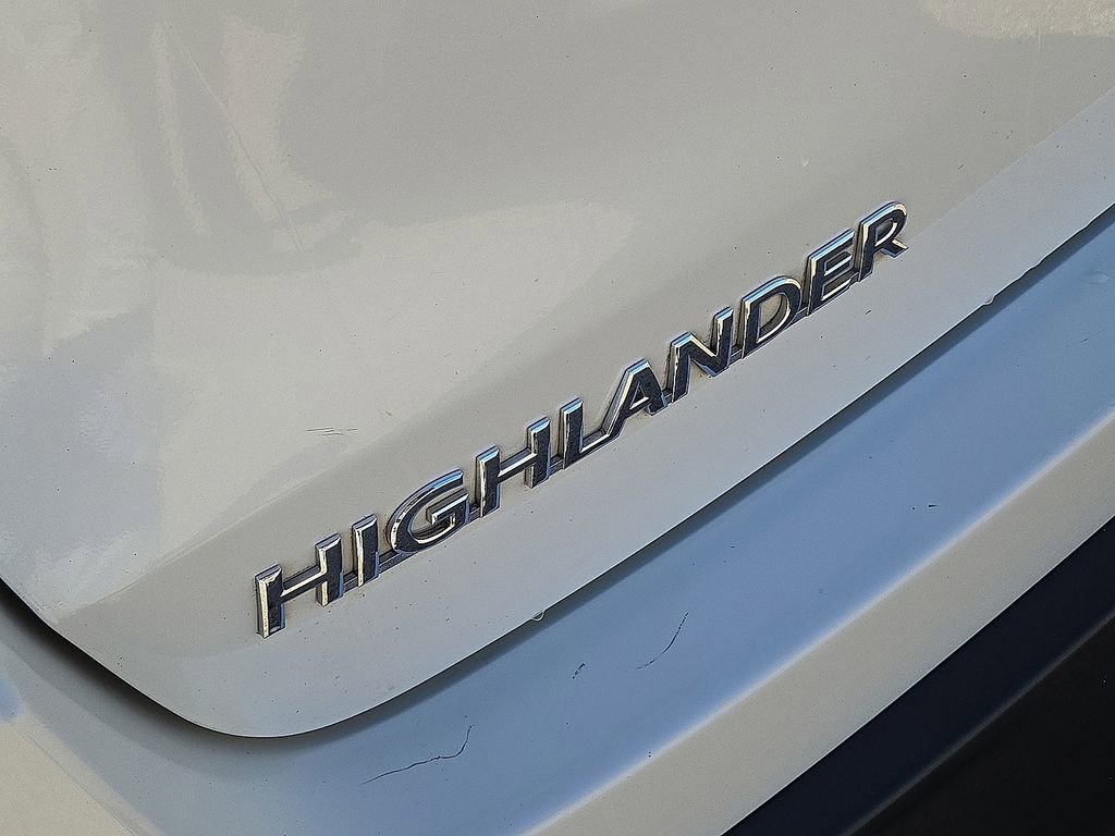 Used 2018 Toyota Highlander XLE image 11