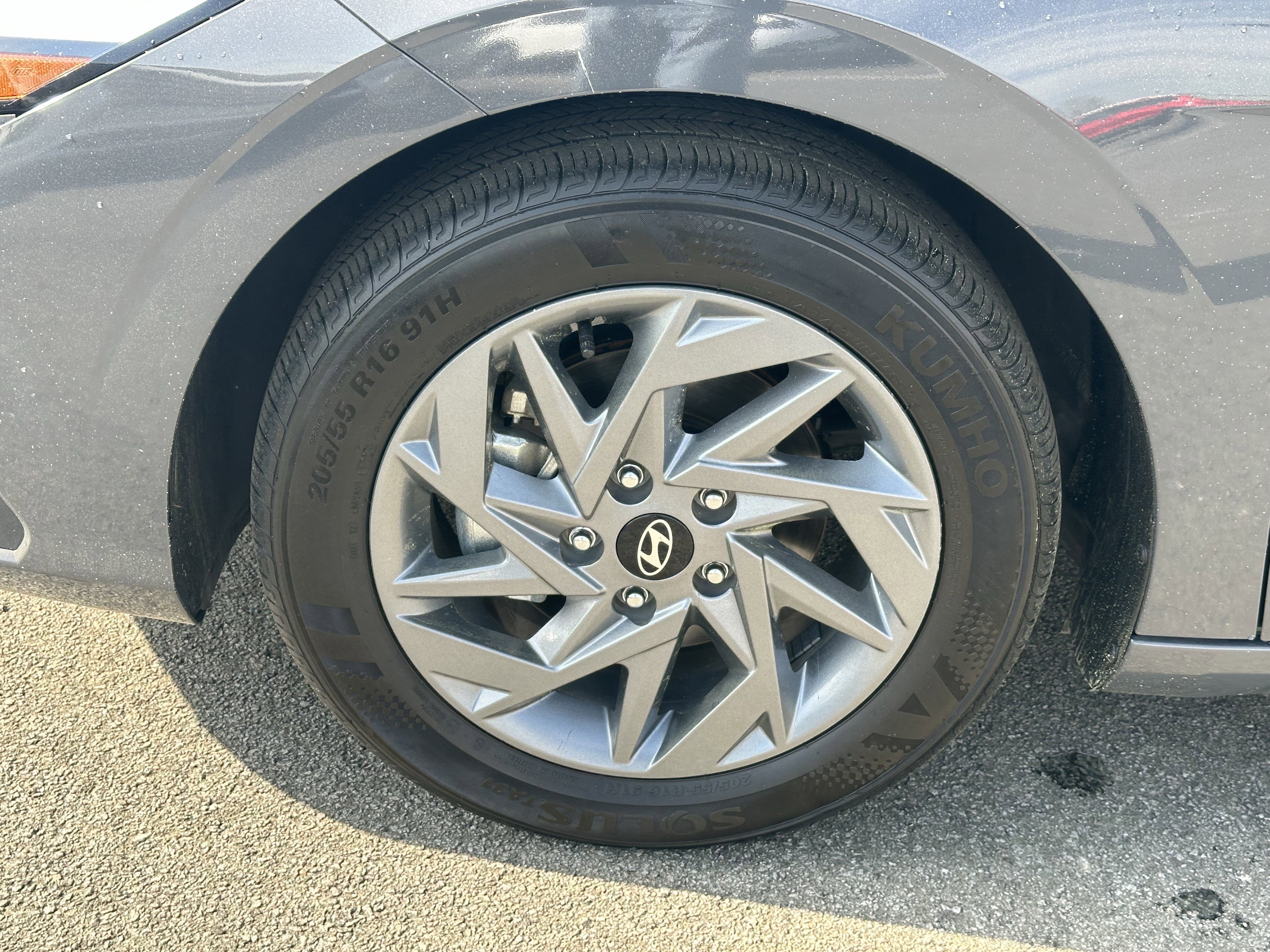 Used 2024 Hyundai Elantra SEL FWD image 14