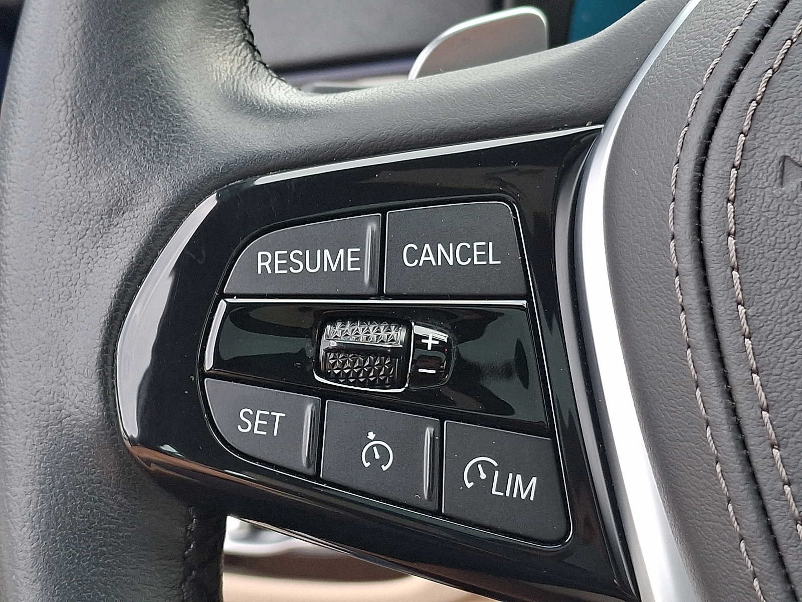 Used 2023 BMW 540i xDrive w/ Premium Package AWD/4WD image 18