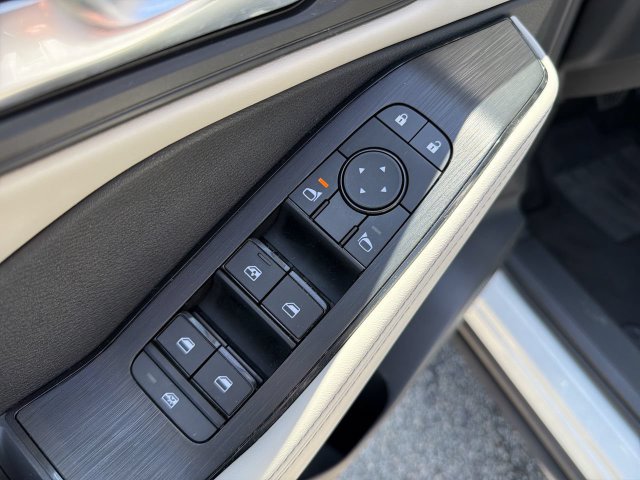 Certified 2023 Nissan Rogue SV w/ SV Premium B Package AWD/4WD image 16