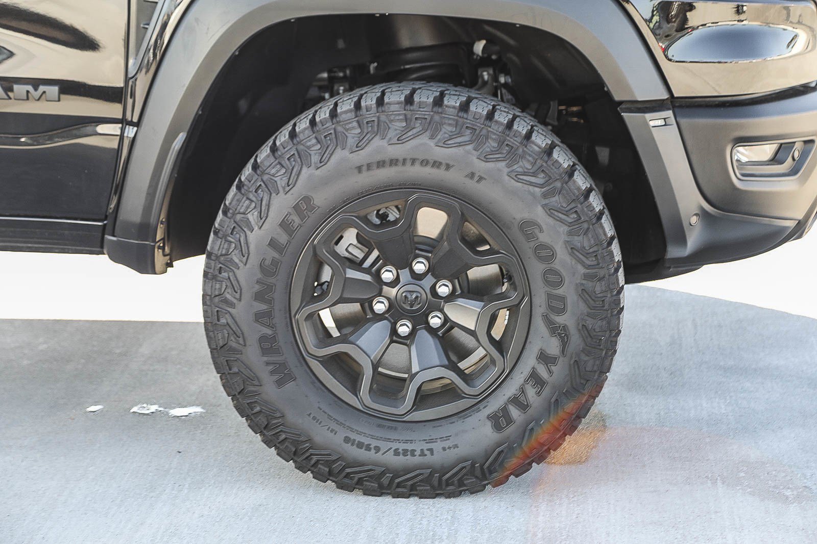 Used 2025 RAM 1500 RHO AWD/4WD image 10
