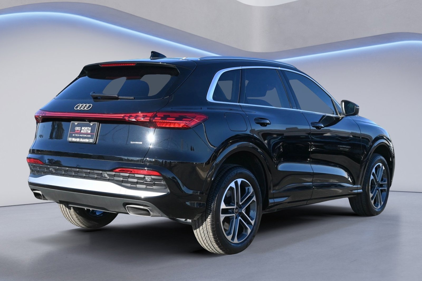 Certified 2025 Audi Q5 Premium Plus w/ Premium Plus image 2