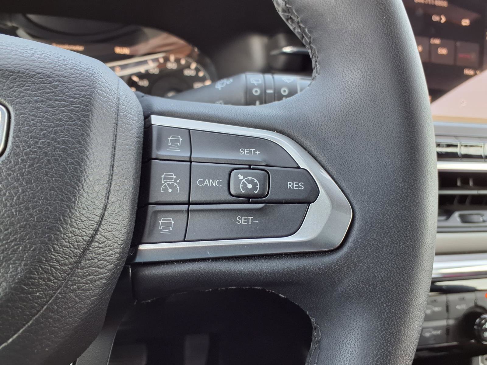 Used 2023 Jeep Compass Limited image 16