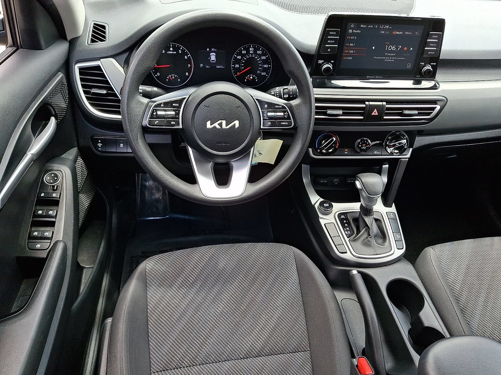 Used 2022 Kia Seltos LX AWD/4WD image 12