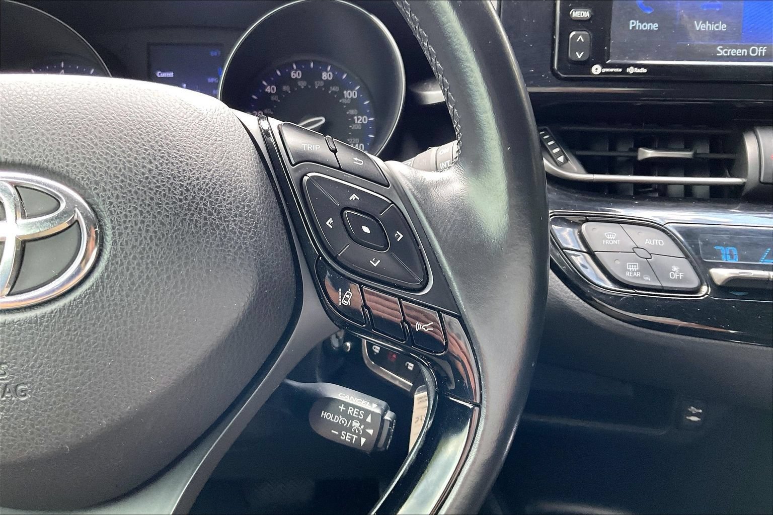 Used 2018 Toyota C-HR XLE FWD image 11