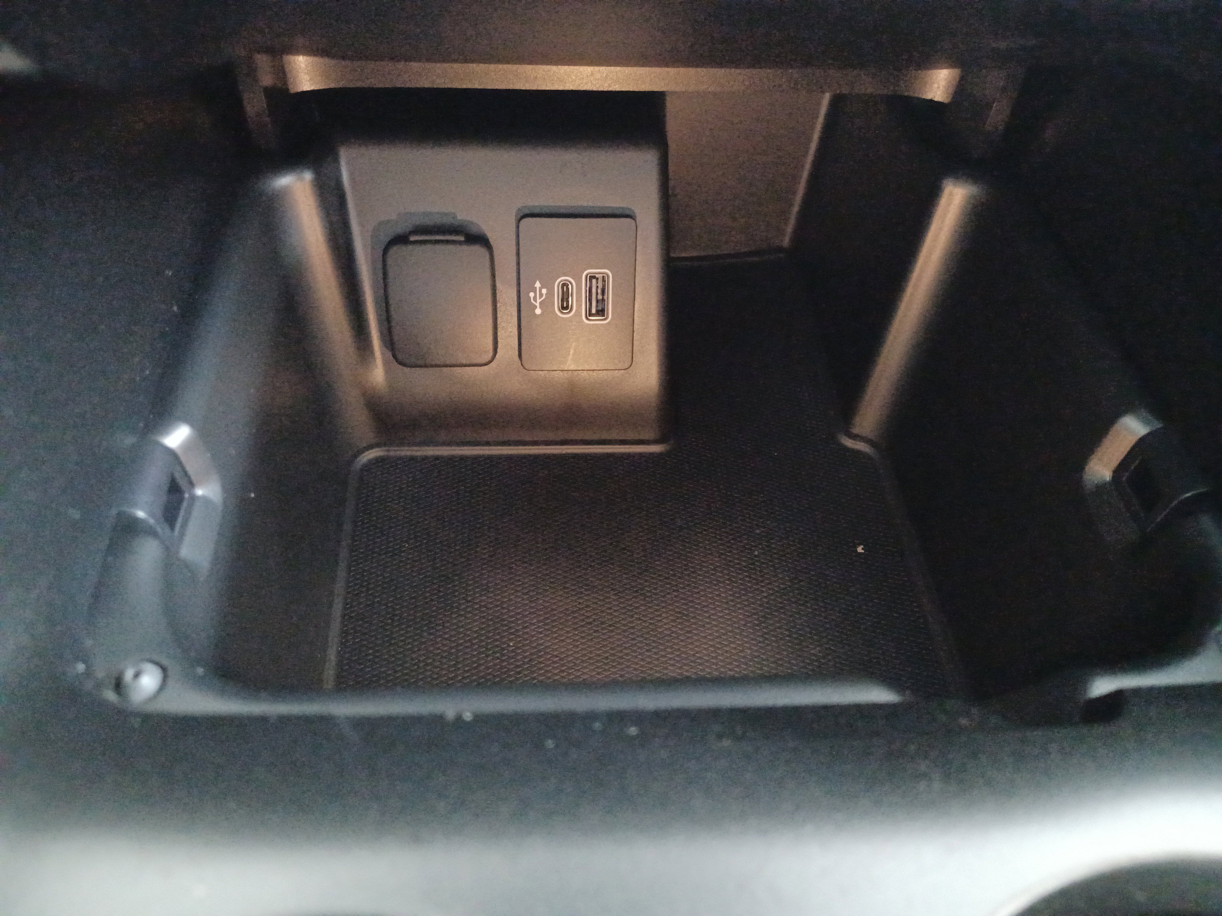 New 2025 Ford Explorer Active w/ Active Comfort Package image 27