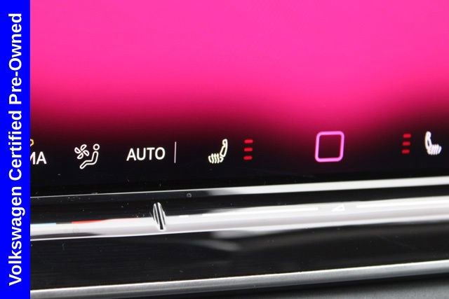 Used 2025 Volkswagen Tiguan SE image 37