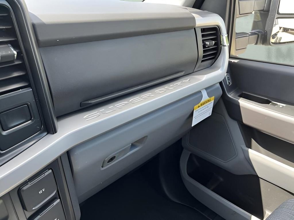 Used 2025 Ford F450 XLT image 30