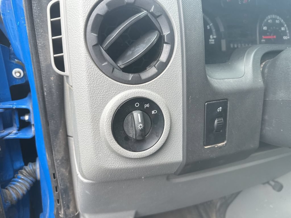 Used 2016 Ford E-350 and Econoline 350 Super Duty RWD image 7