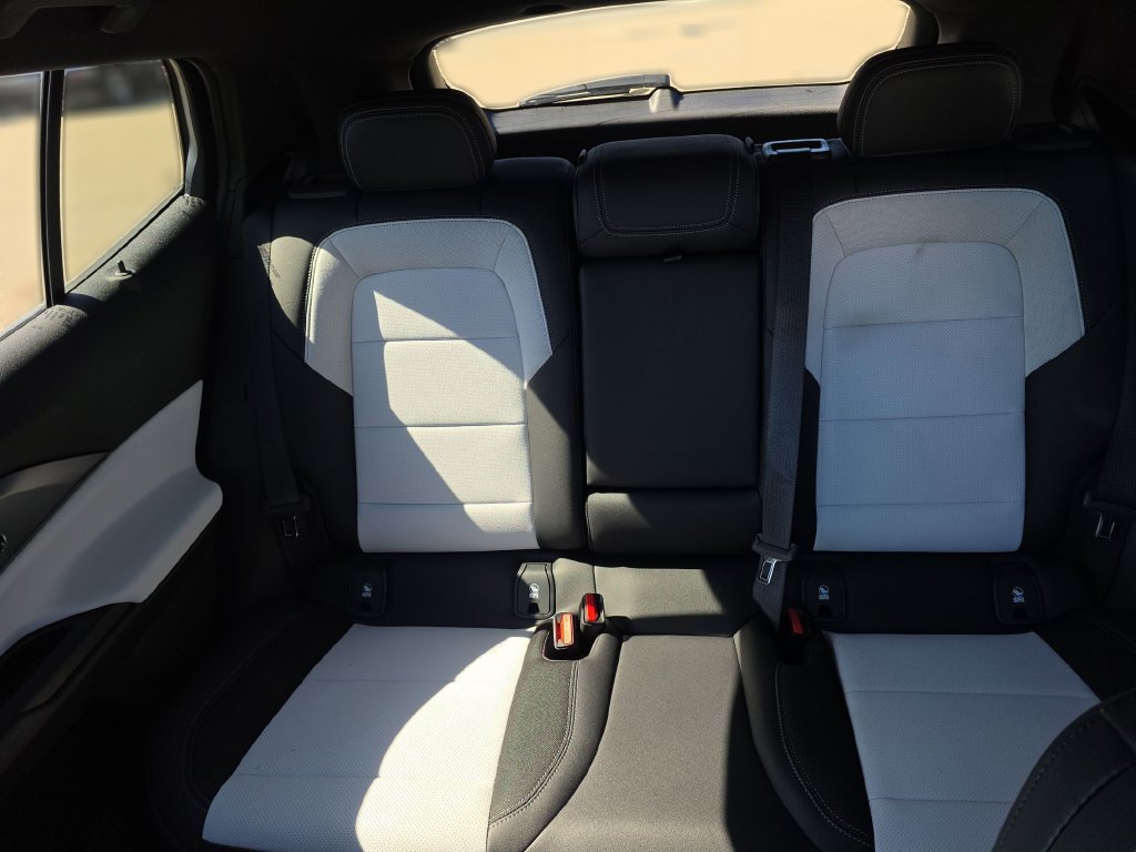 New 2026 Chevrolet Equinox EV LT AWD/4WD image 15
