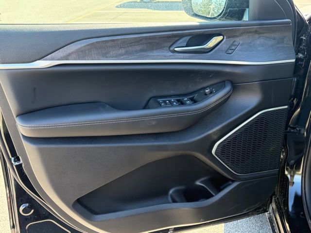 New 2026 Jeep Grand Cherokee Limited image 12