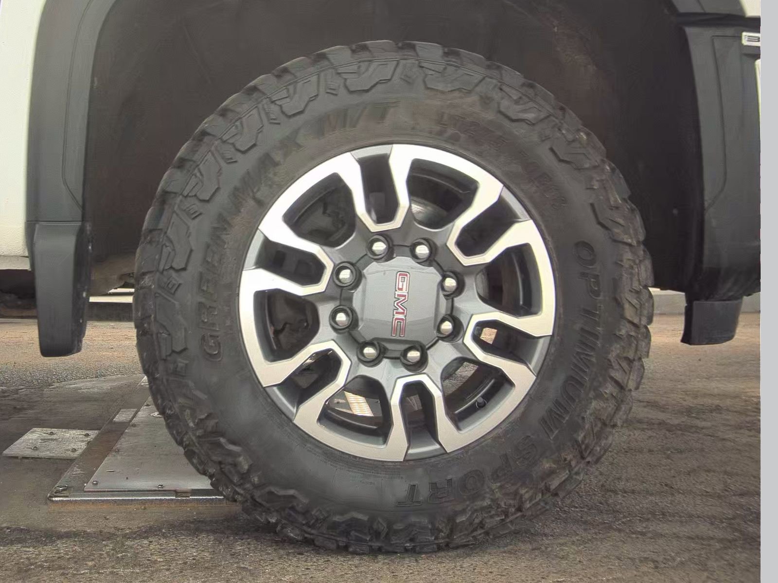 Used 2024 GMC Sierra 3500 SLE w/ SLE Value Package AWD/4WD image 10