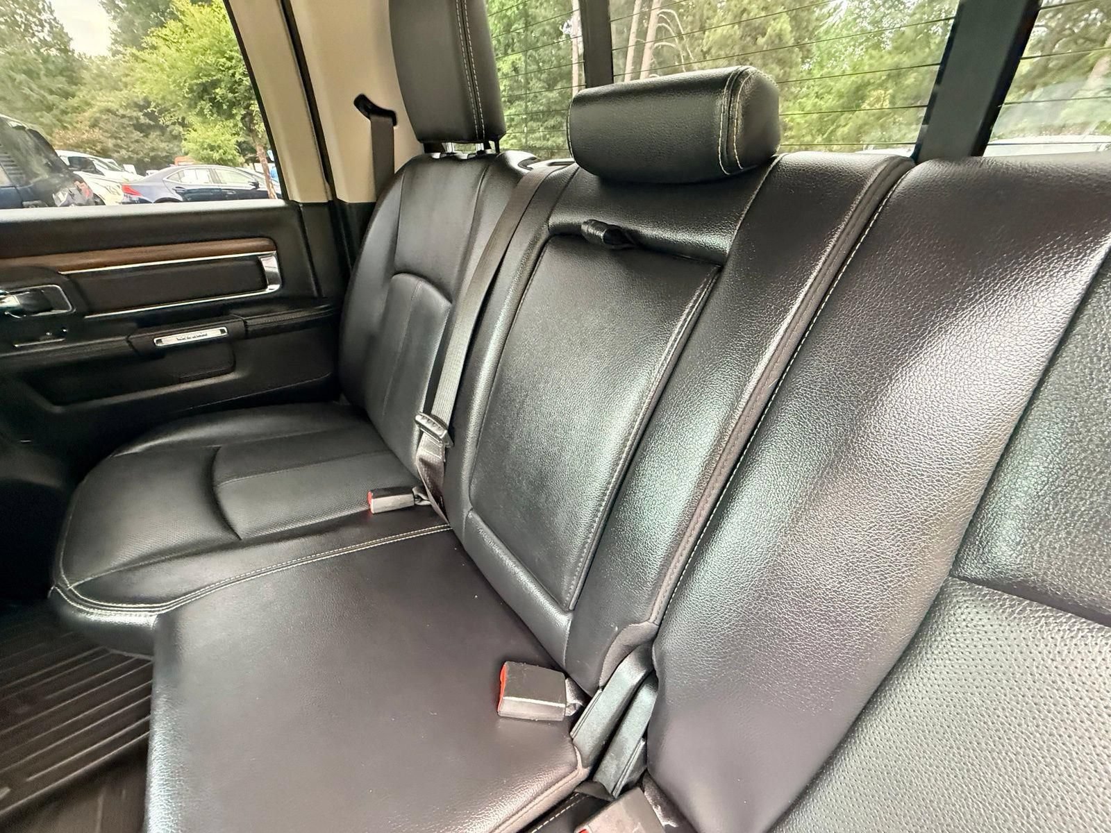 Used 2018 RAM 1500 Laramie w/ Convenience Group AWD/4WD image 33