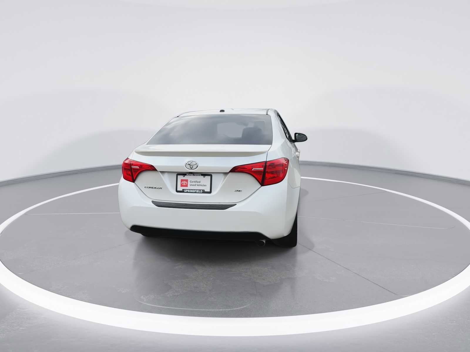 Used 2017 Toyota Corolla SE w/ SE Premium Package image 7