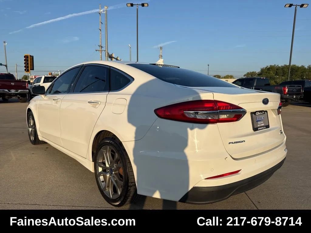Used 2019 Ford Fusion SEL FWD image 13