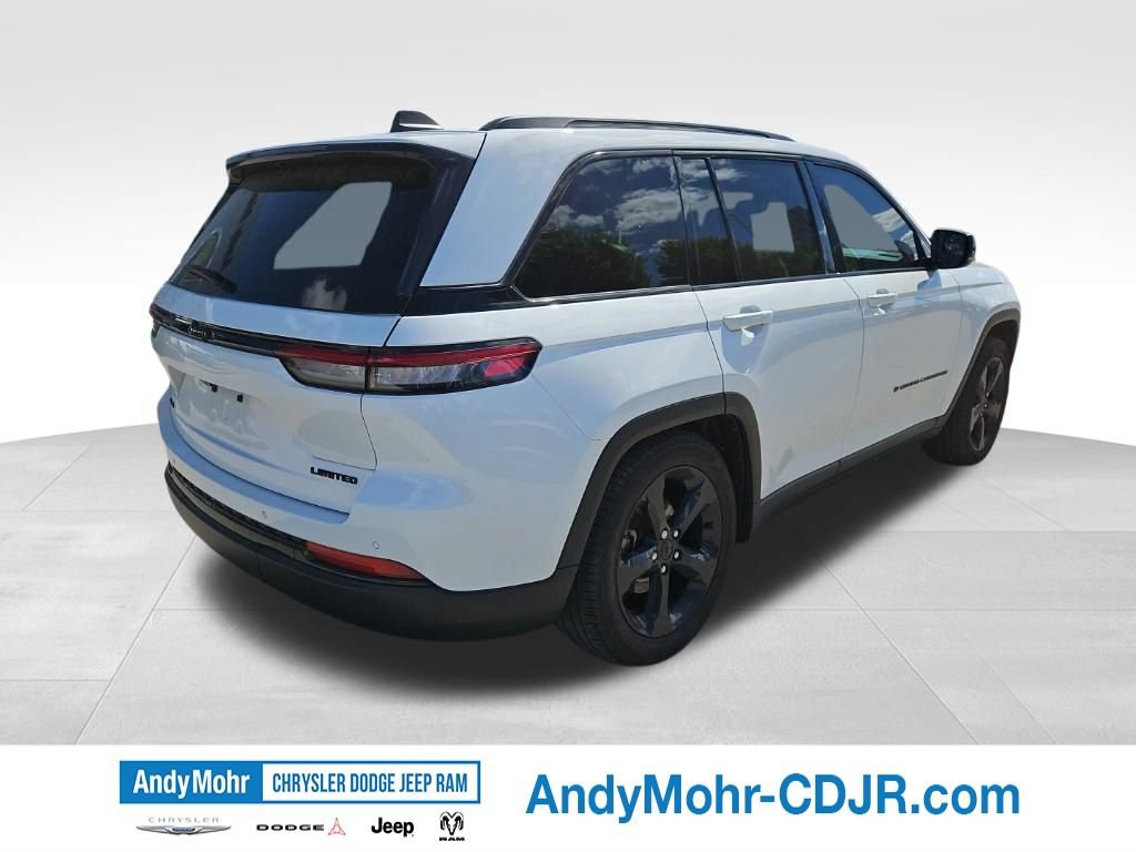 Used 2023 Jeep Grand Cherokee Limited w/ Black Appearance Package AWD/4WD image 5