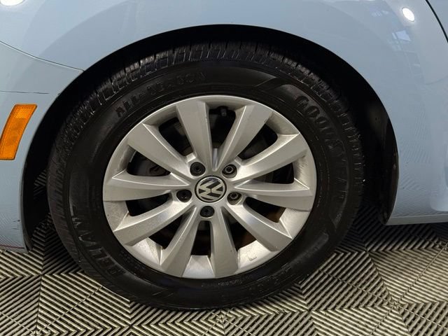 Used 2015 Volkswagen Beetle 1.8T FWD image 12