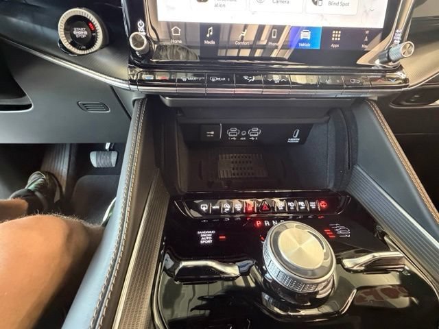New 2026 Jeep Grand Wagoneer Summit AWD/4WD image 24