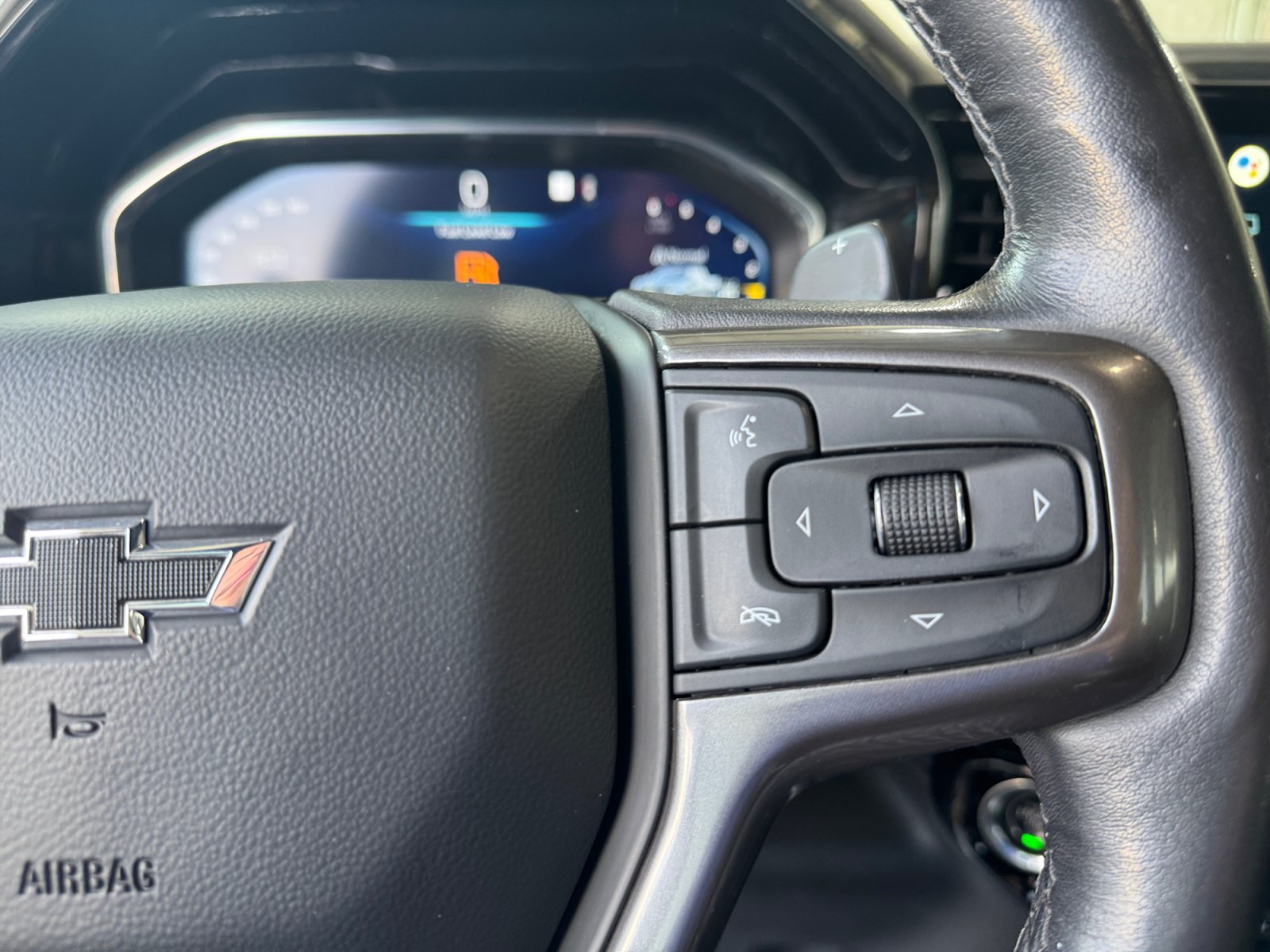 Used 2022 Chevrolet Silverado 1500 ZR2 w/ Technology Package AWD/4WD image 13