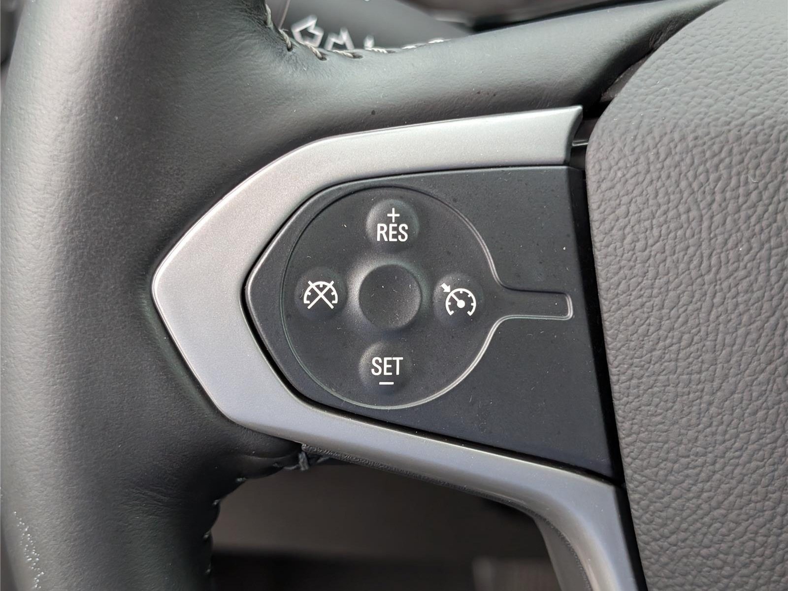 Used 2022 Chevrolet Colorado LT AWD/4WD image 22