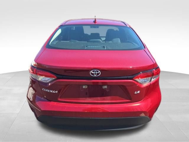 Used 2024 Toyota Corolla LE image 4