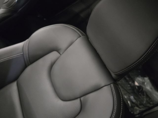 New 2026 Volvo XC60 T8 Ultra w/ Climate Package PRO AWD/4WD image 15