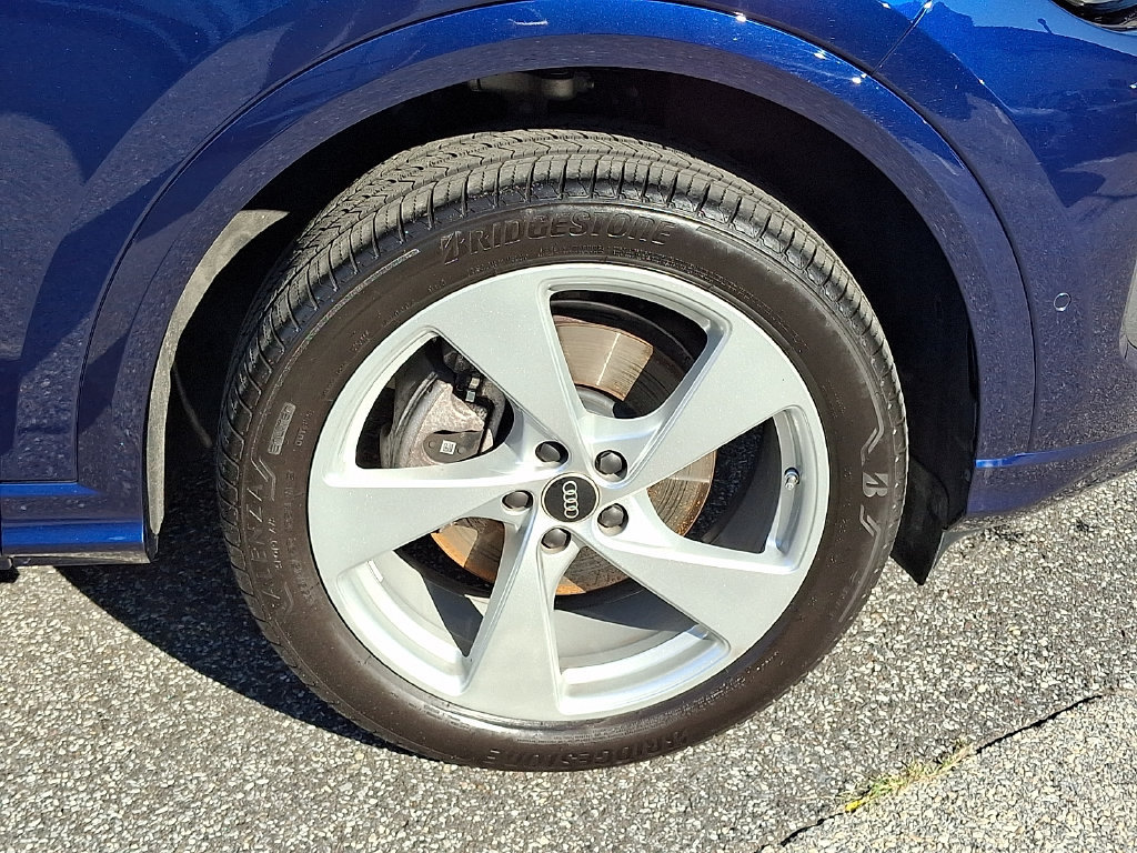 Certified 2025 Audi Q5 Premium Plus w/ Premium Plus AWD/4WD image 8