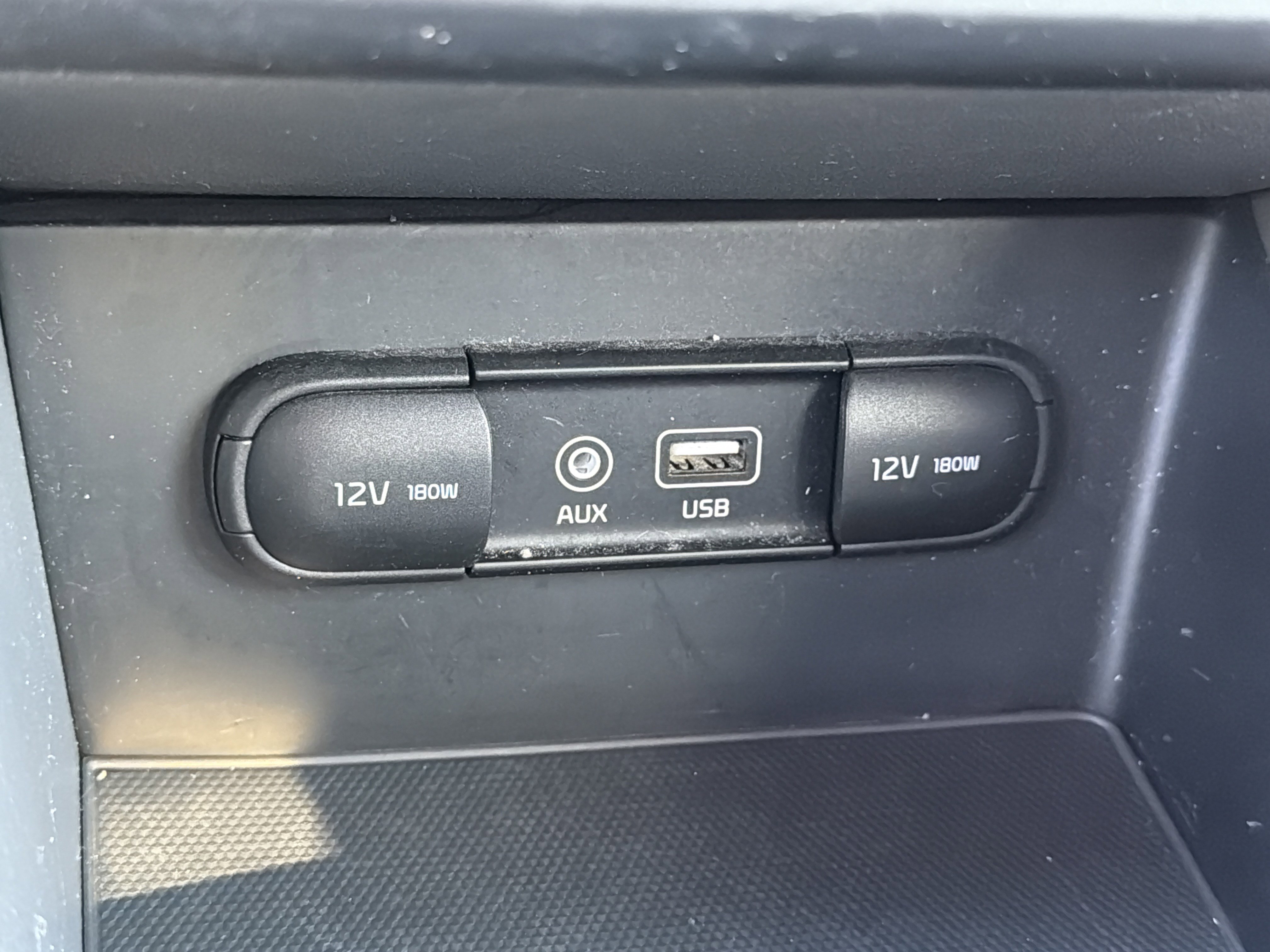 Used 2018 Kia Niro LX image 4