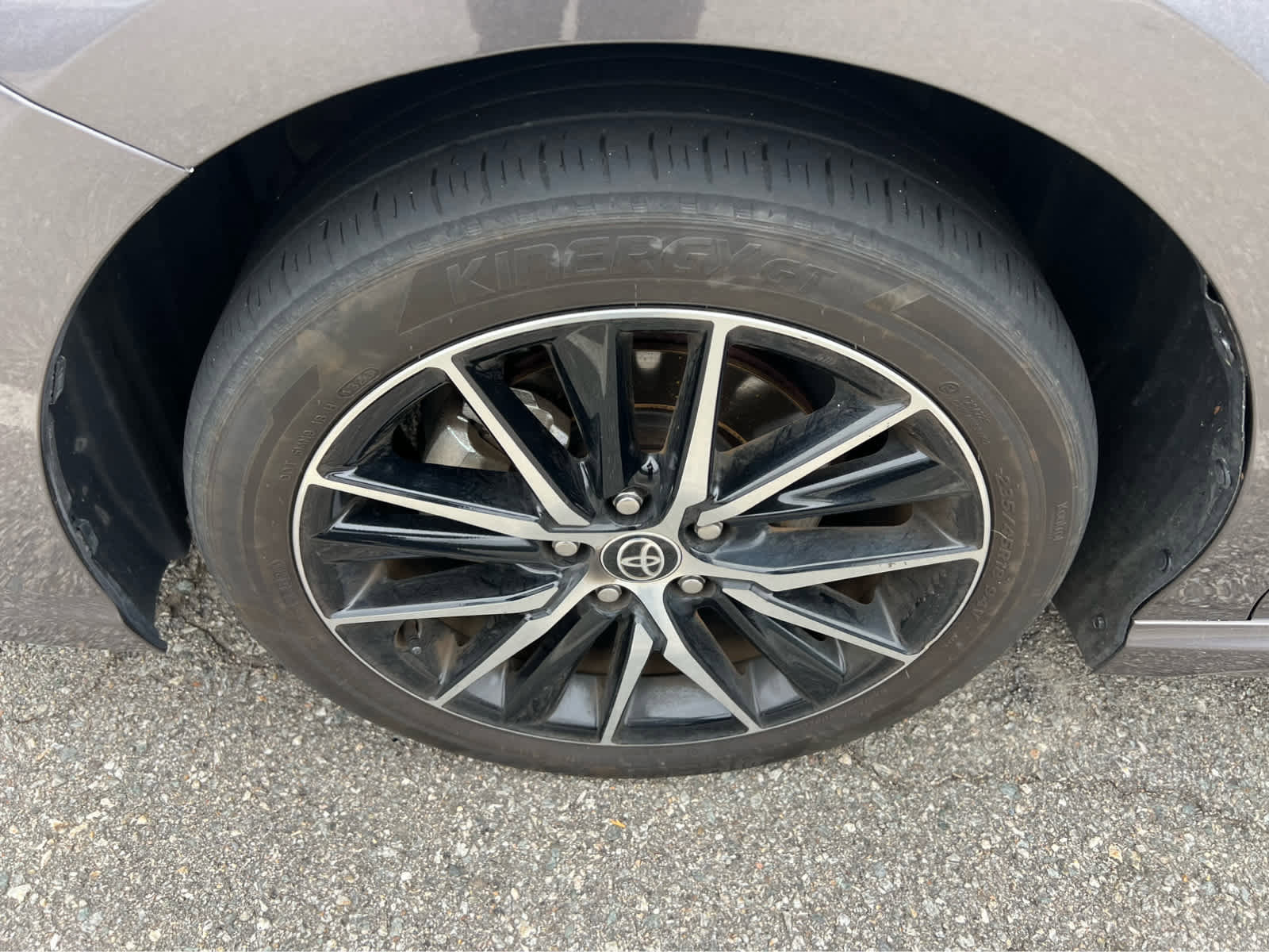 Used 2024 Toyota Camry SE image 11