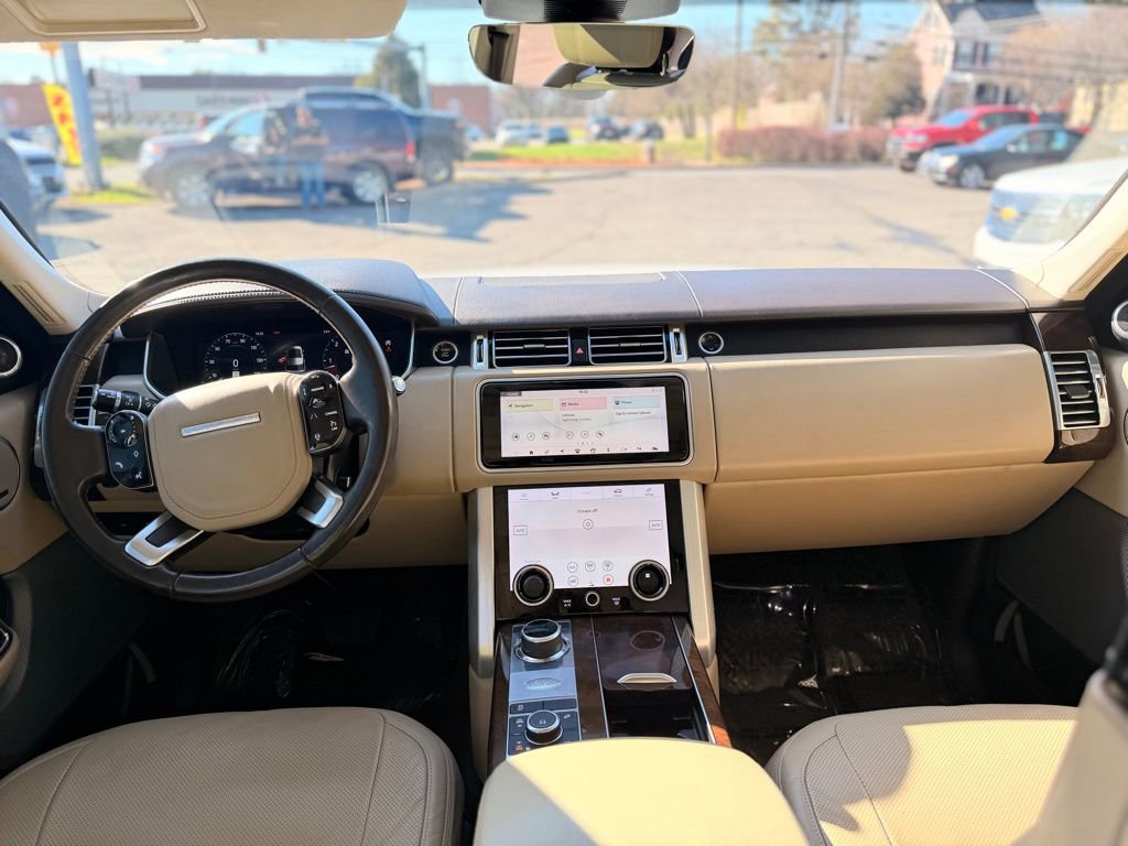 Used 2018 Land Rover Range Rover HSE image 19