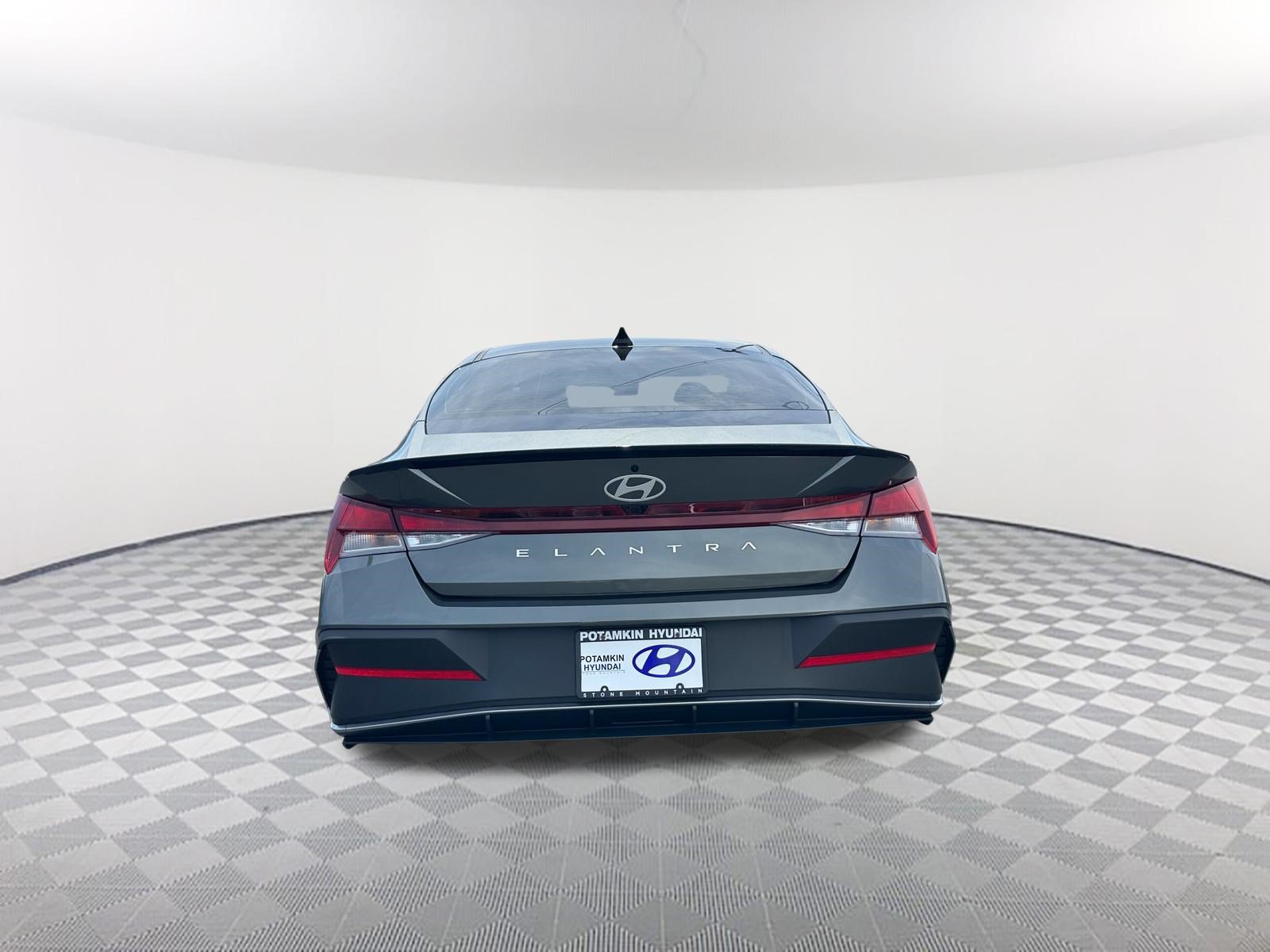 Used 2025 Hyundai Elantra Sport FWD image 6