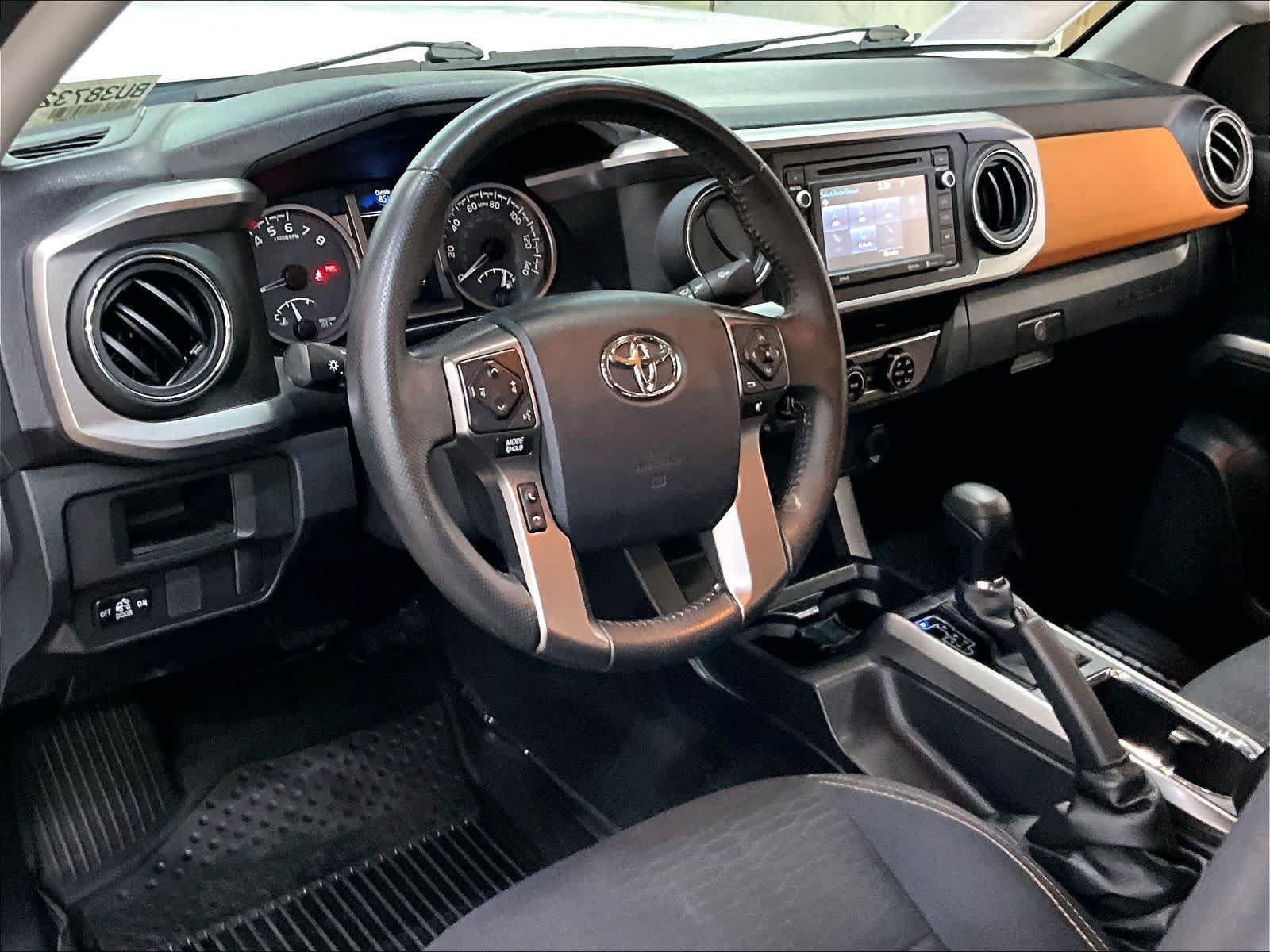 Used 2017 Toyota Tacoma SR5 w/ Tow Package RWD image 21