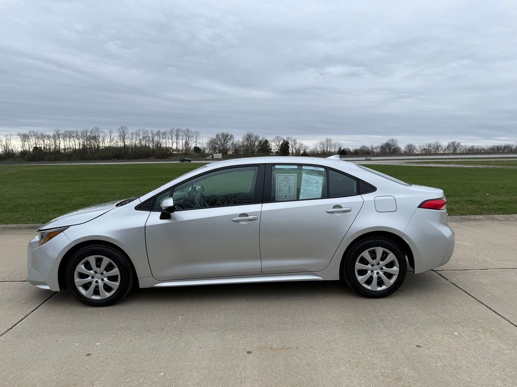 Used 2025 Toyota Corolla LE FWD image 8