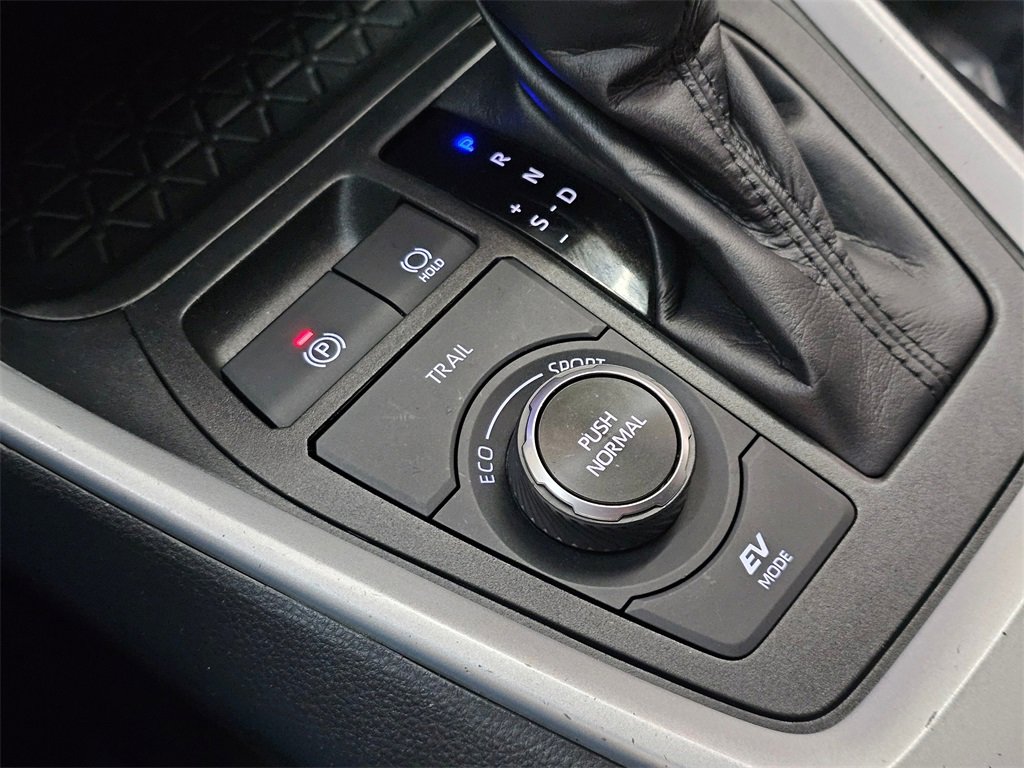 Used 2023 Toyota RAV4 LE image 33