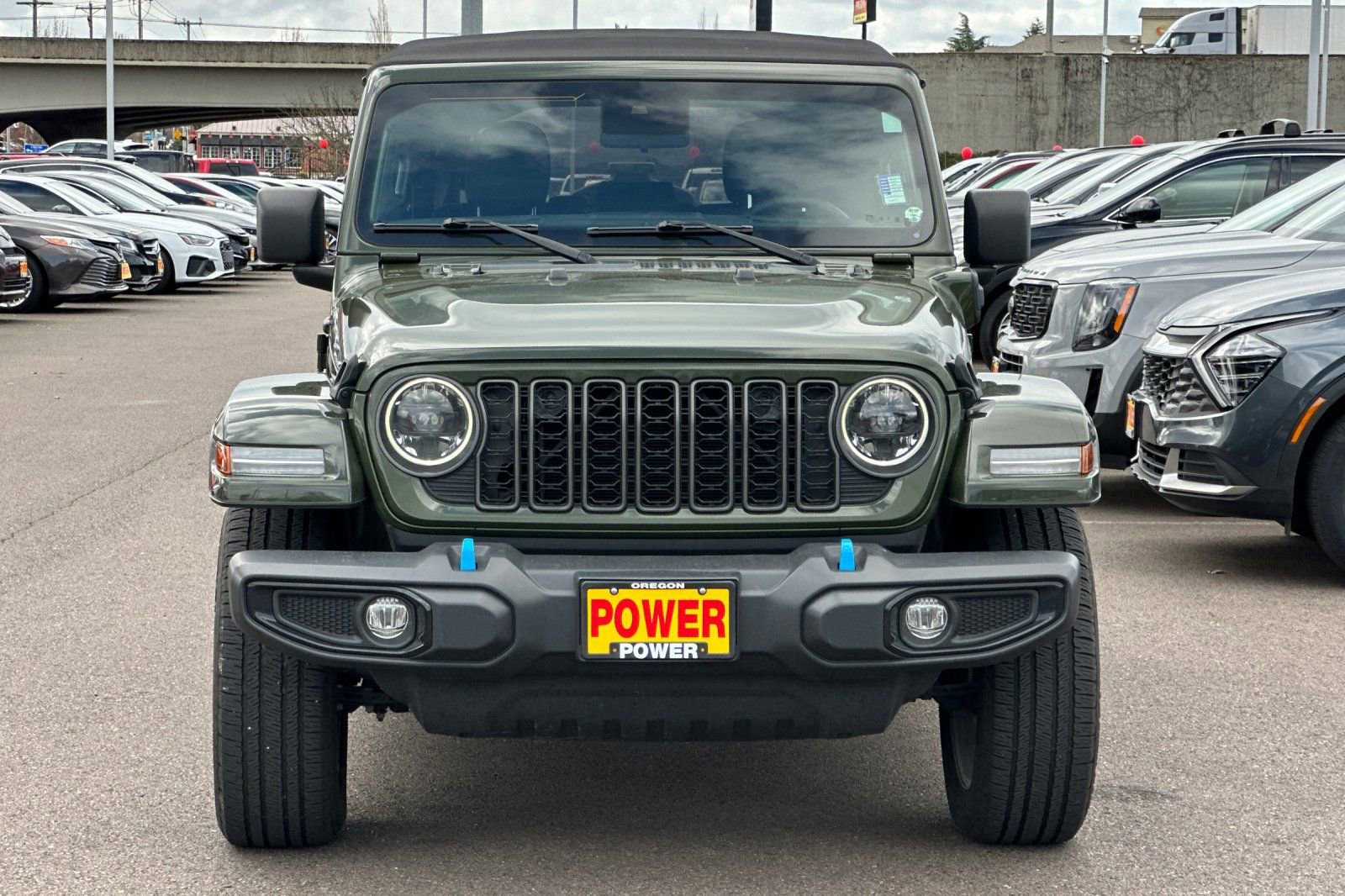 Used 2024 Jeep Wrangler Unlimited w/ Technology Group image 9