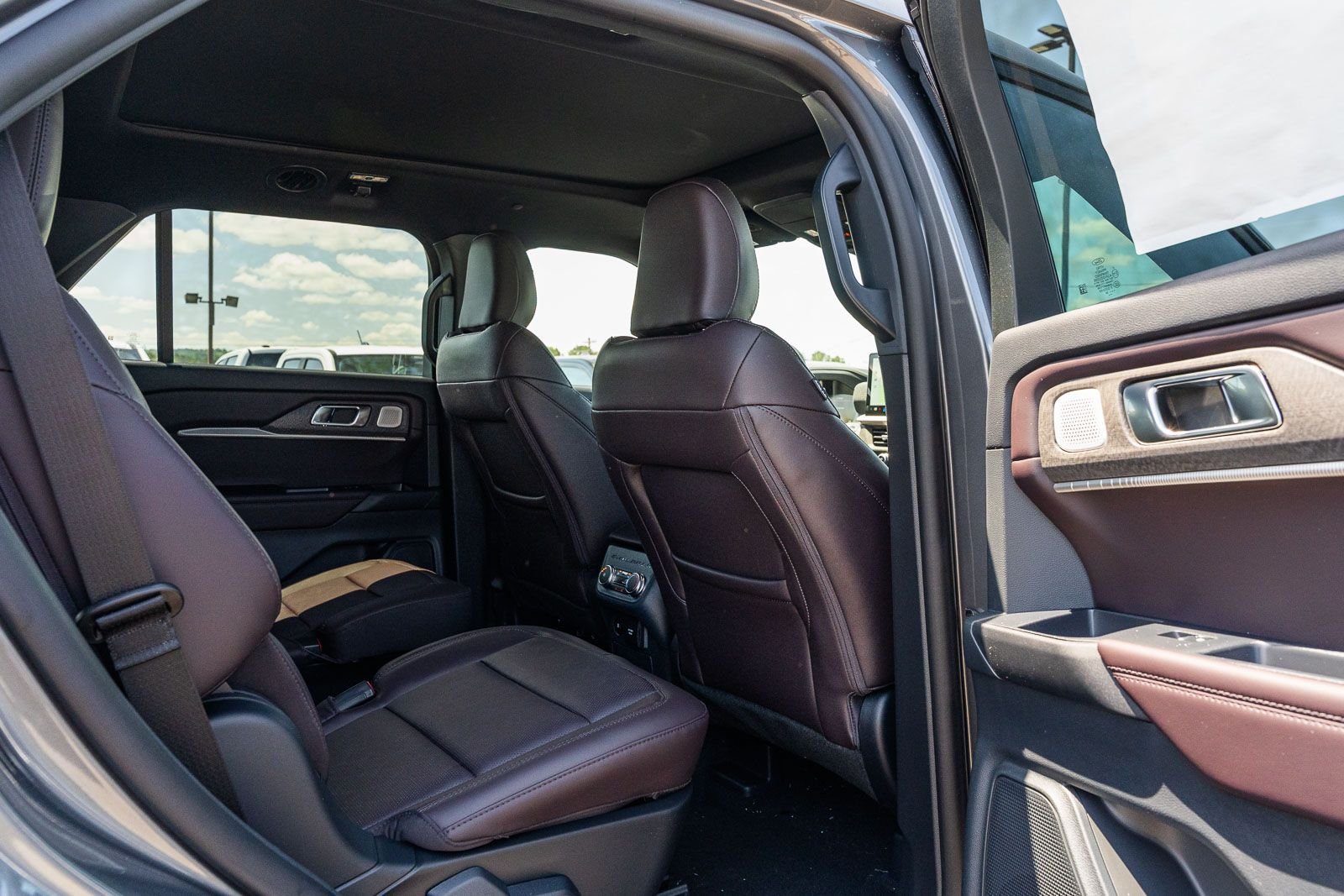 New 2026 Ford Explorer Platinum RWD image 10
