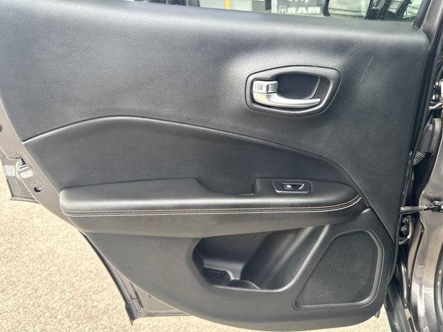 Used 2019 Jeep Compass Latitude w/ Popular Equipment Group AWD/4WD image 32