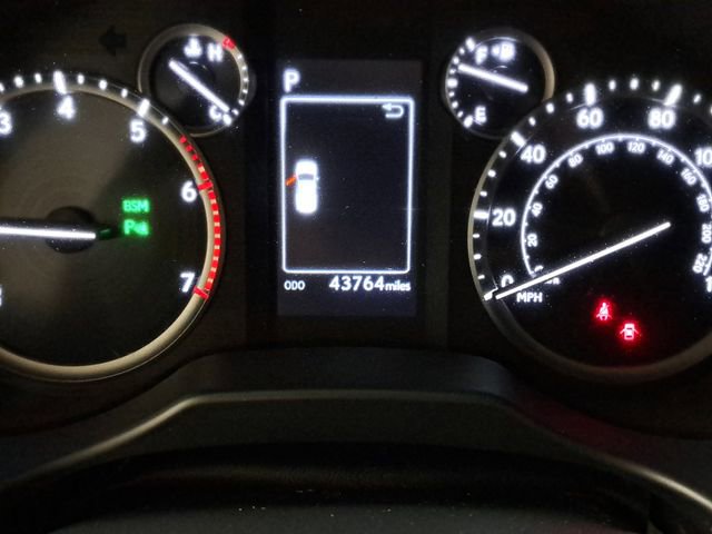 Used 2023 Lexus GX 460 Premium w/ Premium Package image 2