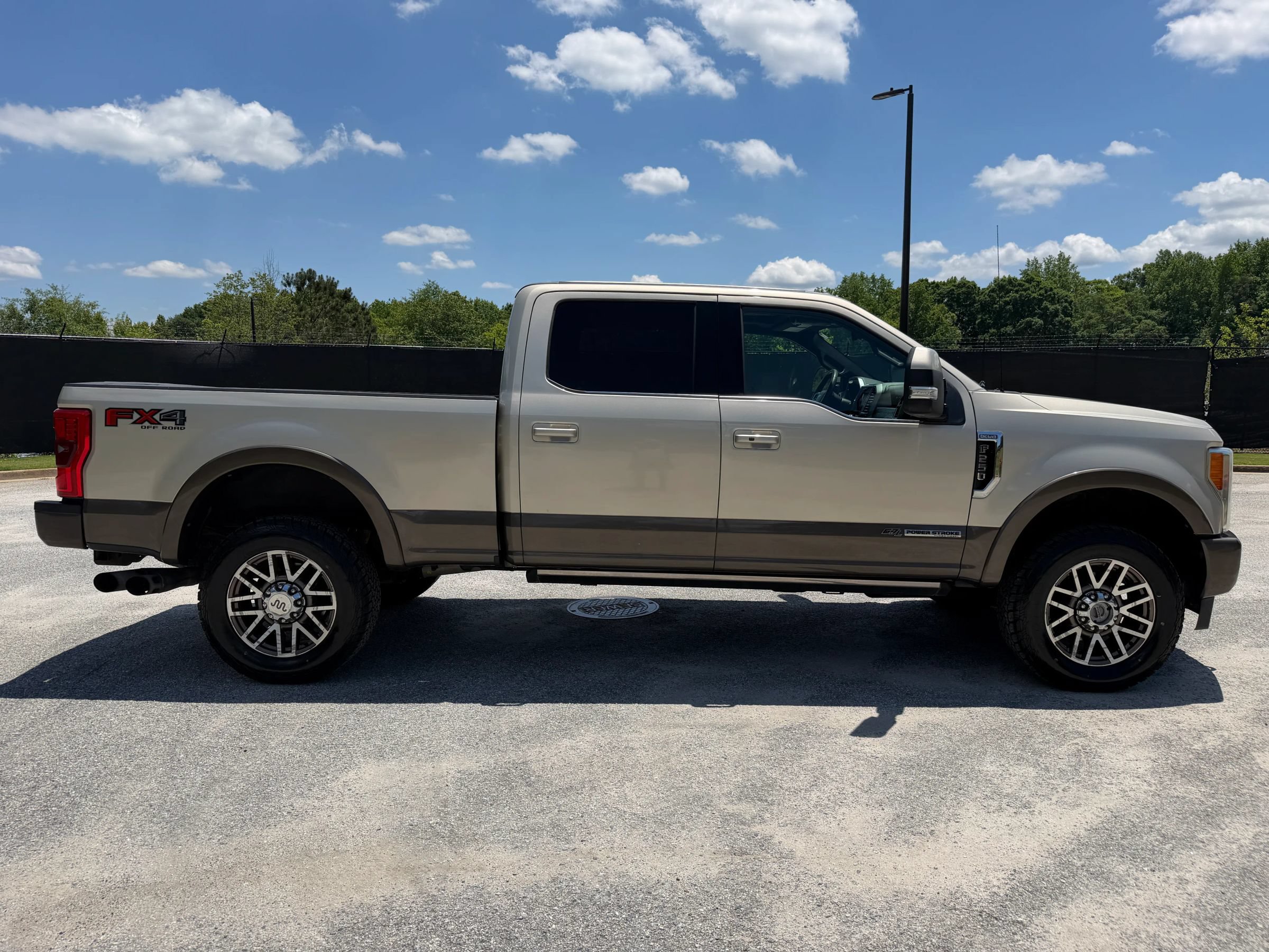 Used 2017 Ford F250 King Ranch w/ King Ranch Ultimate Package AWD/4WD image 6