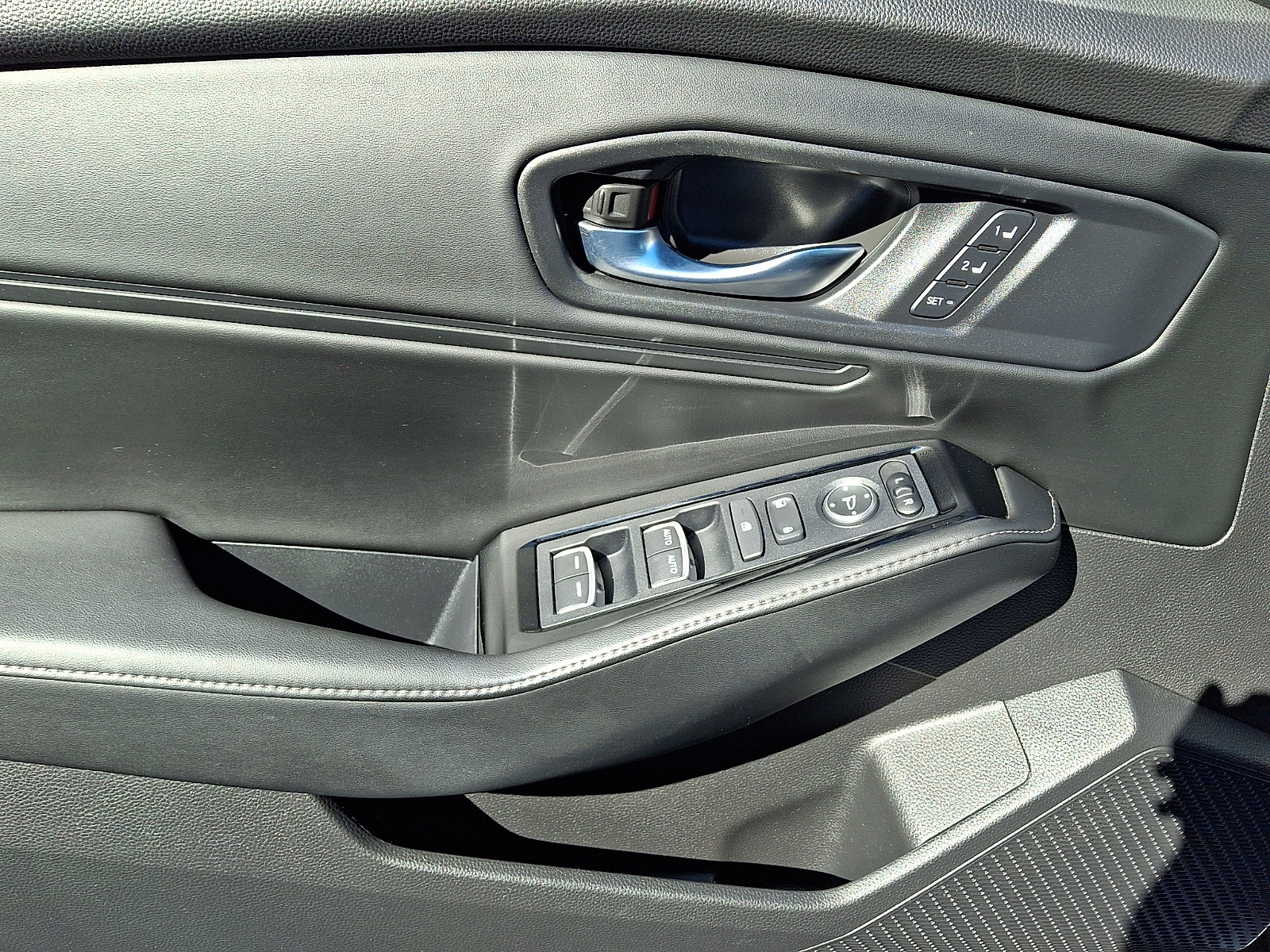 Used 2023 Honda Accord Touring image 12