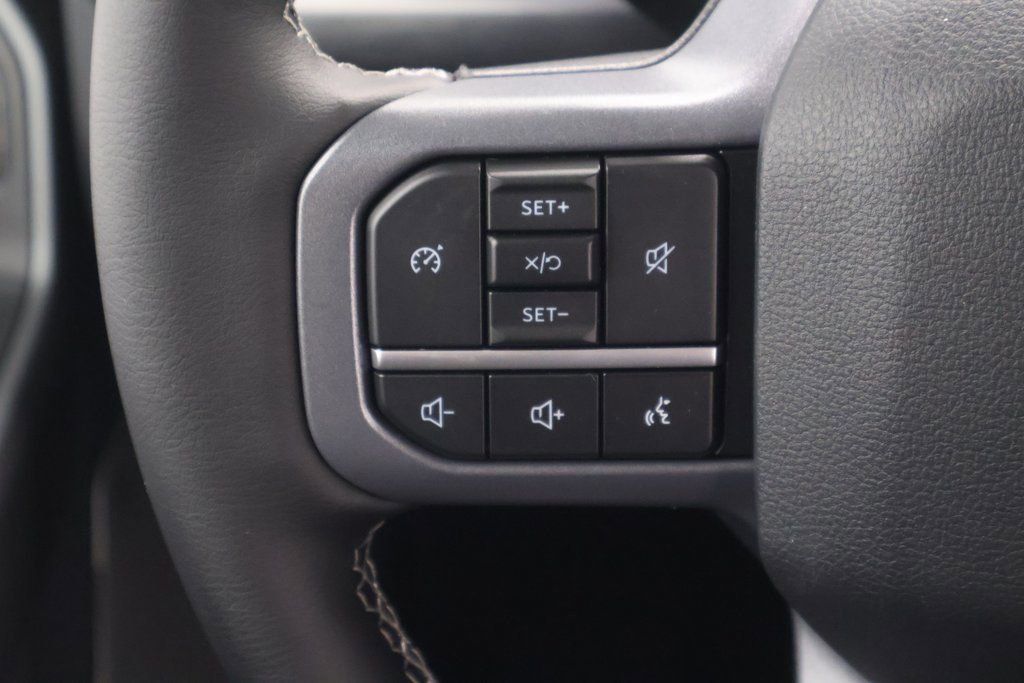 New 2026 Ford F350 Lariat w/ Black Appearance Package image 19