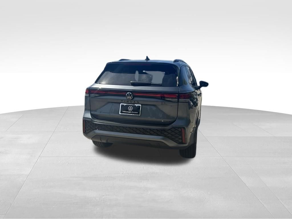 Certified 2025 Volkswagen Tiguan SE R-Line AWD/4WD image 5