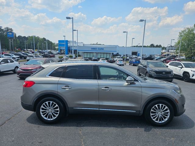 Used 2017 Lincoln MKX Select w/ Select Plus Package FWD image 9