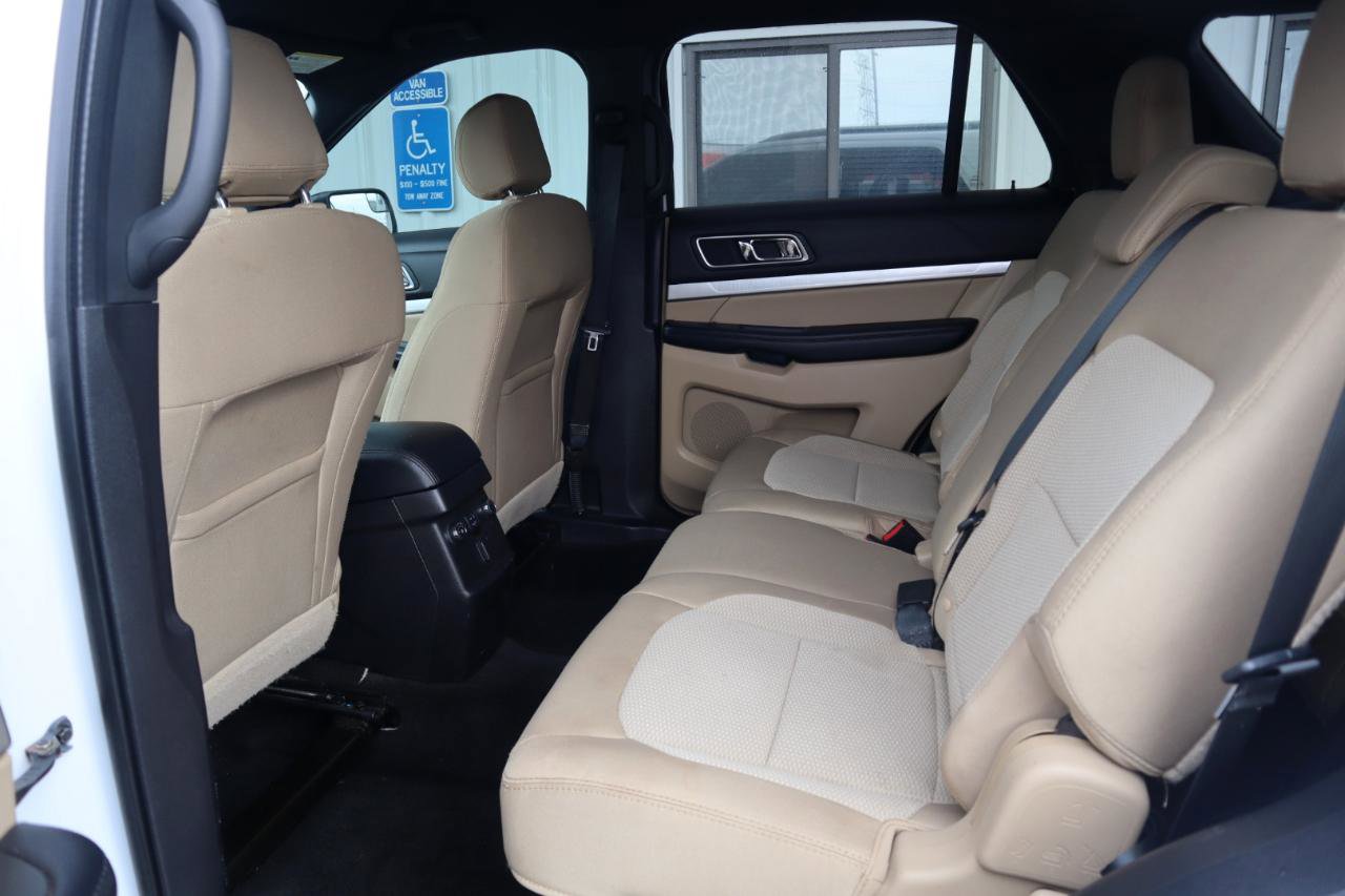 Used 2017 Ford Explorer XLT image 52