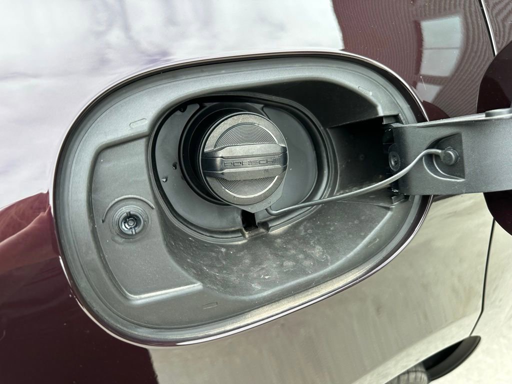 Certified 2025 Porsche Macan Turbo image 42