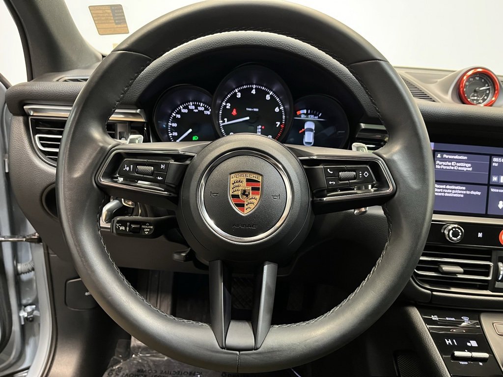 Used 2023 Porsche Macan image 6
